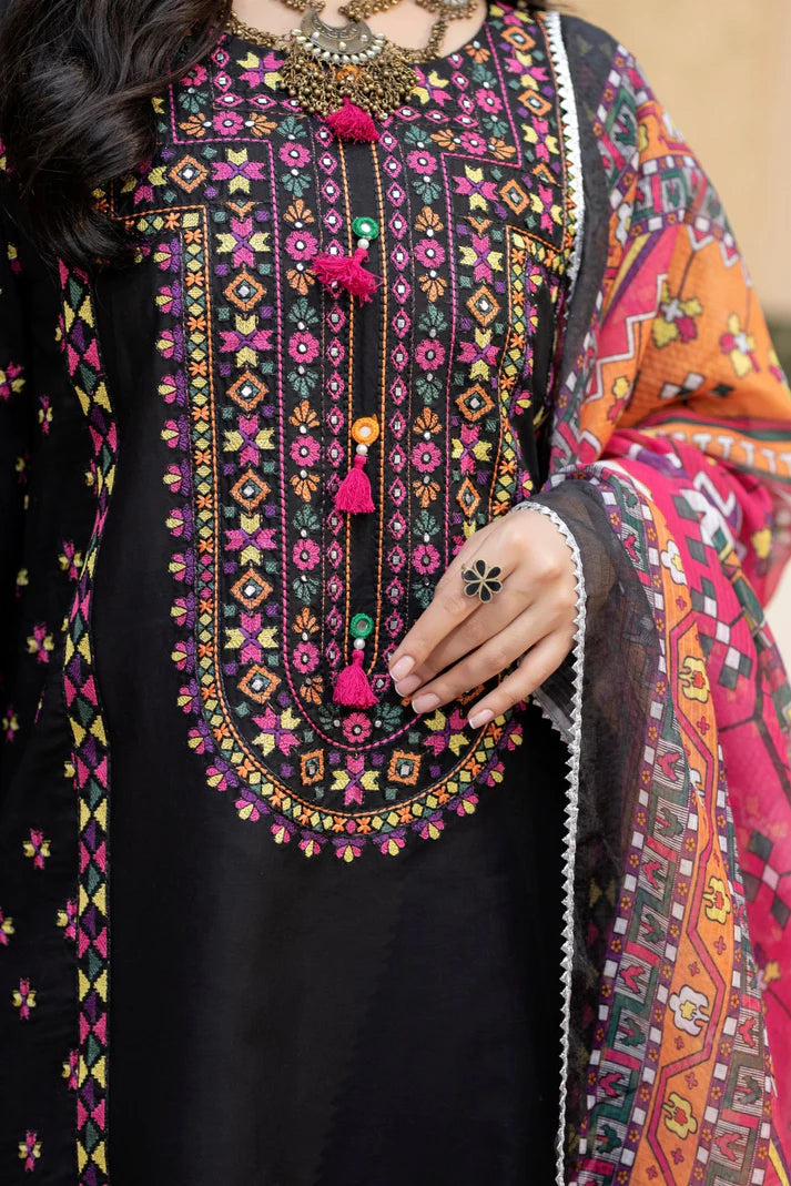 3 Pcs Black Embroidered Lawn Suit