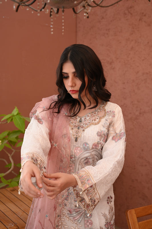 Blush Elegance – 3 Piece Embroidered Luxury Lawn Suit