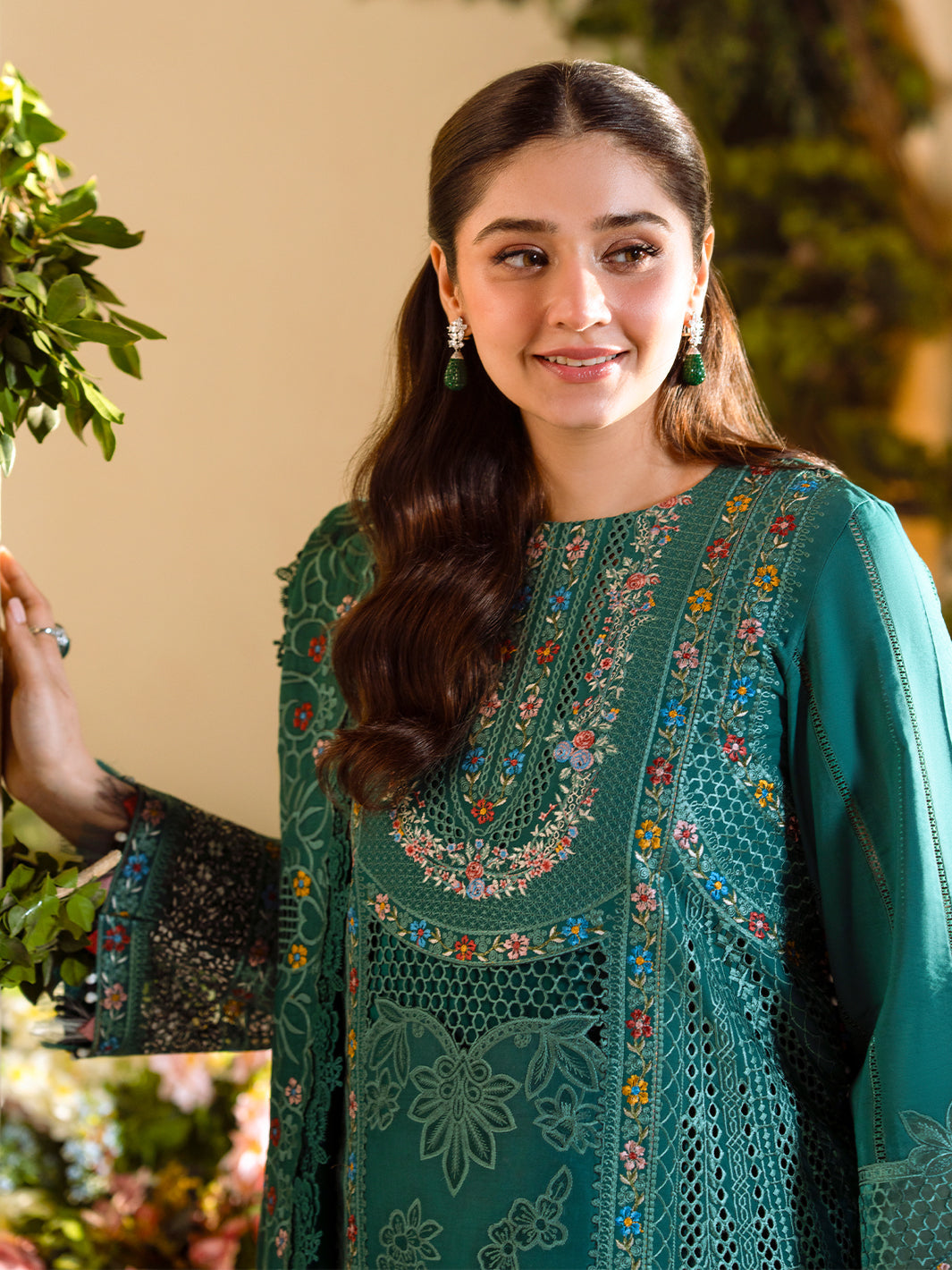 3 PC Luxury Dyed Embroidered Lawn Suit
