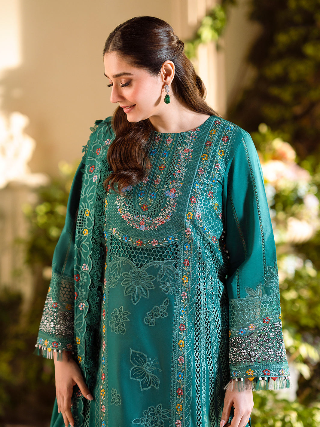 3 PC Luxury Dyed Embroidered Lawn Suit