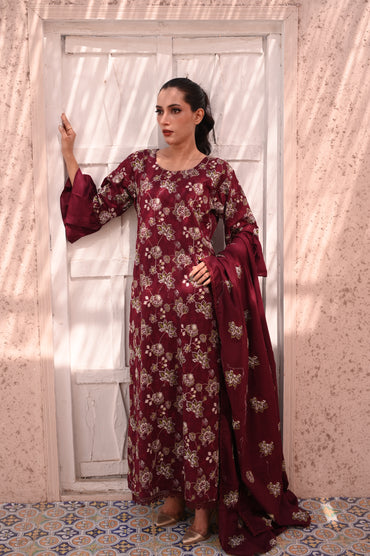 Maroon Majesty – Embroidered 3-Piece Lawn Suit