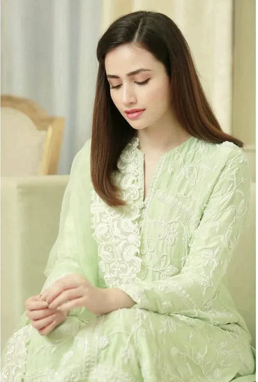 Ready to Wear Pakistani Lawn Heavy Embroidered Shirt With Chiffon Embroidered Dupatta